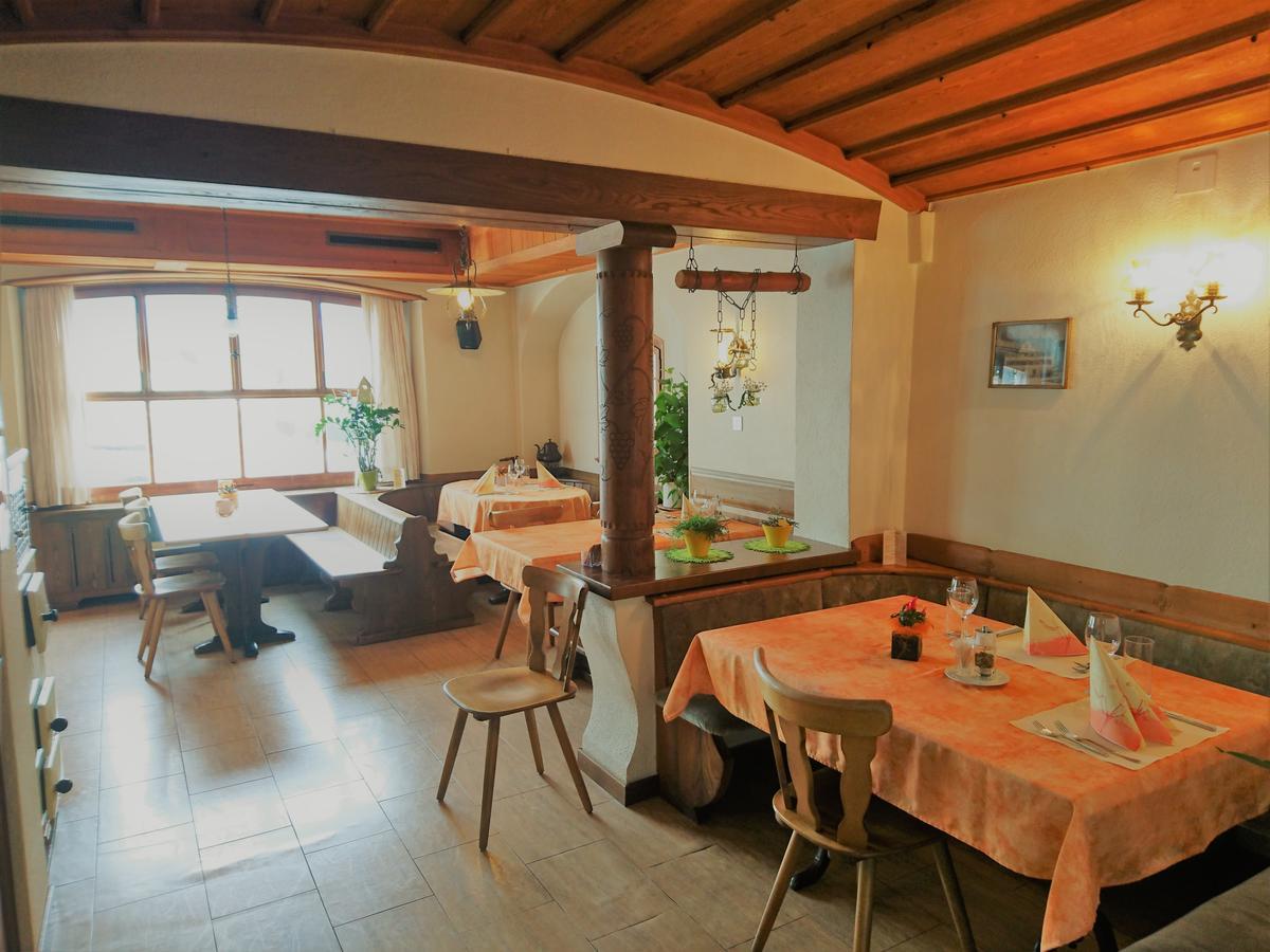 Gasthaus Zum Ochsen Neuhaus Esterno foto